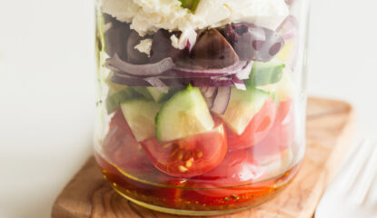 Ensalada griega en tarro